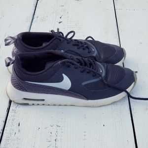 NIKE Air Max Thea Kids Girls Boys Unisex Black Sneaker Size 5 Y